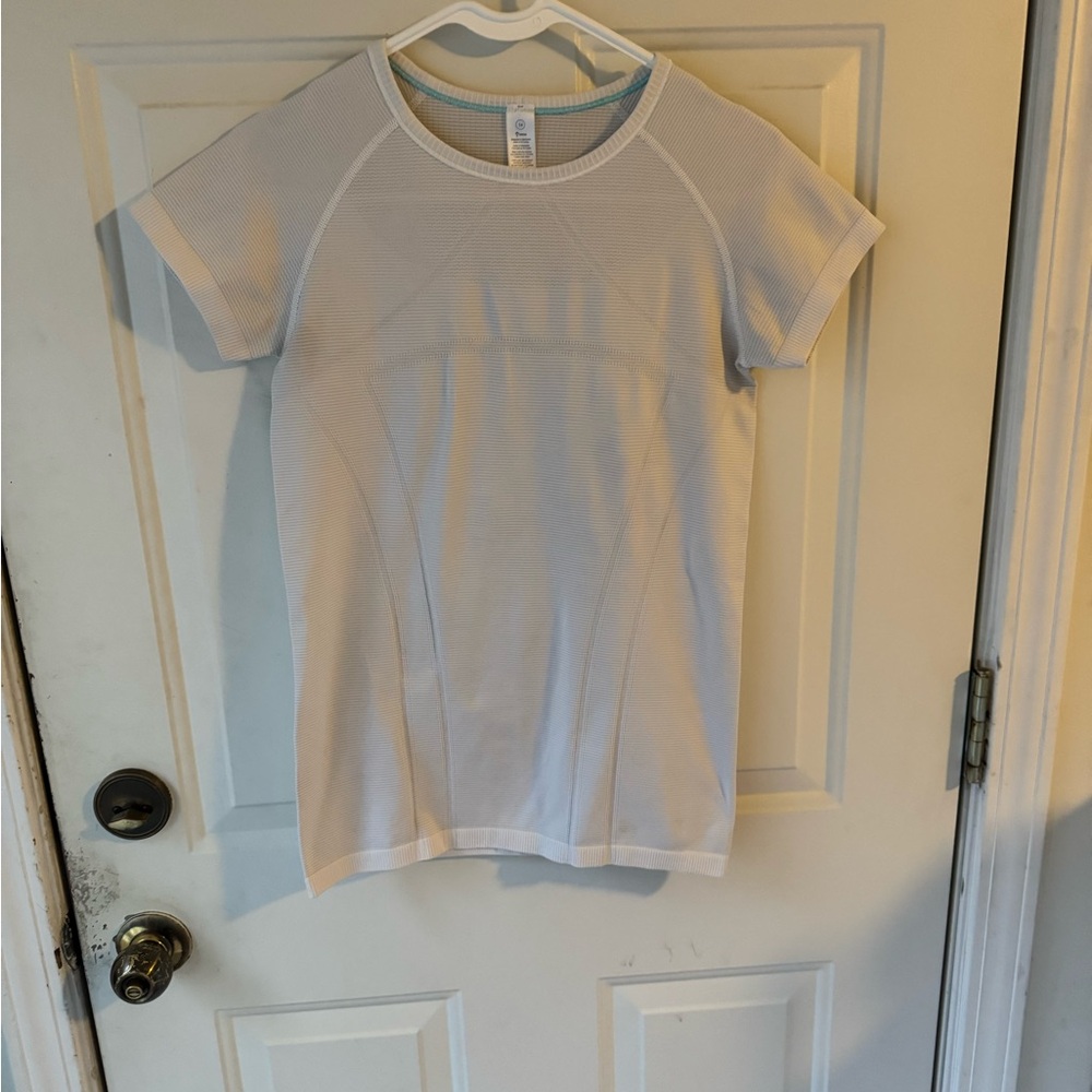 Ivivva by Lululemon girls white short sleeve athletic top